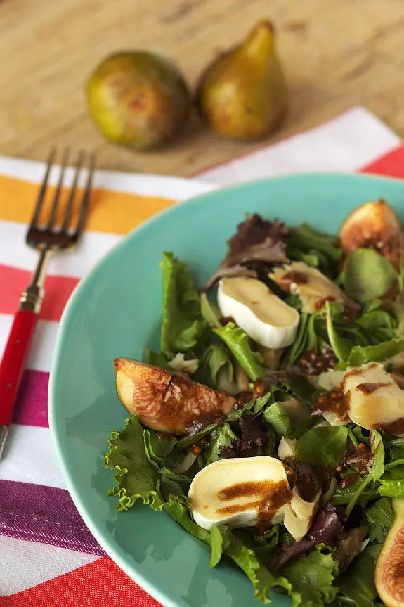 Ensalada de queso con conserva de bacalao en aceite y higos frescos - La Tienda de las Conservas
