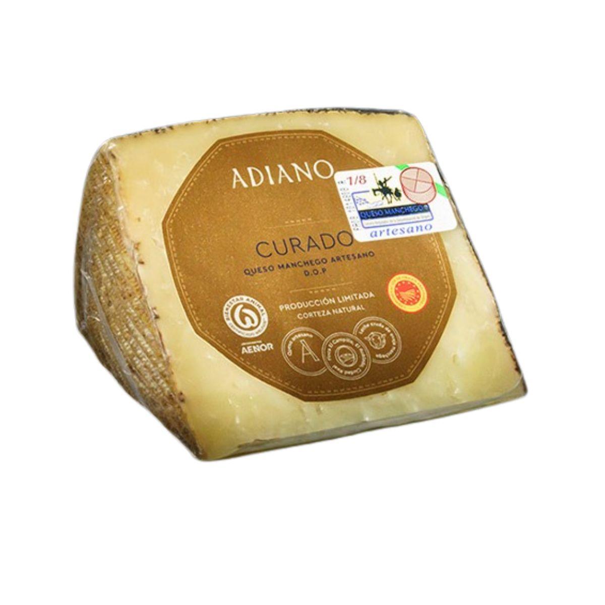 Presentación en cuña al vacío, la opción más cómoda al comprar queso manchego curado adiano.