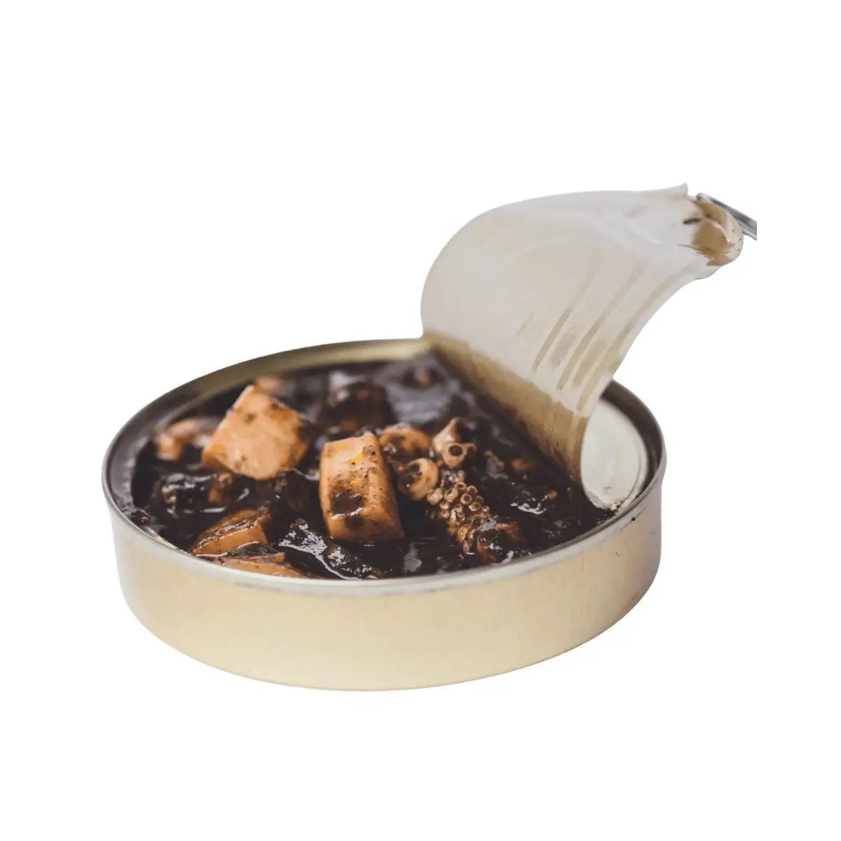 Trozos tiernos y jugosos bañados en salsa negra, característicos de esta sepia en su tinta.