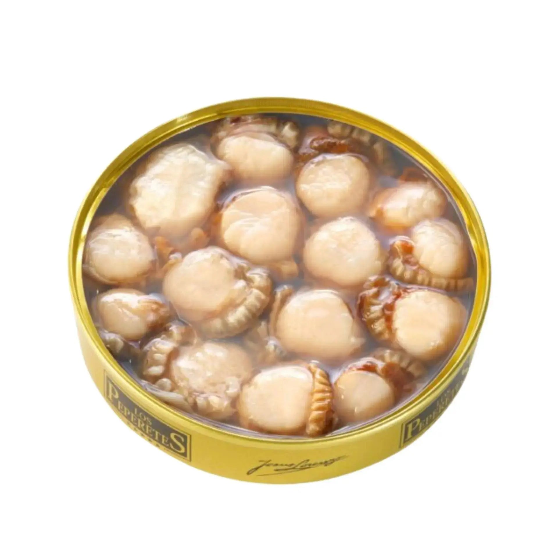 Vista de una lata abierta de zamburiñas al natural conservas peperetes con el marisco limpio y empacado a mano.