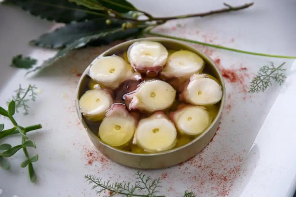 Pulpo en aceite de oliva | Conservas La Brújula Conservas La Brújula